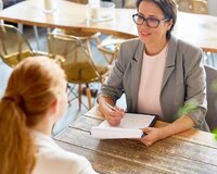 Təqaüddə olan müəllimlərə biznes tərəfdaşlıq