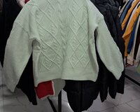 Sviterlər satılır