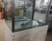 Şirniyyat soyuducusu