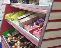 Meyvə tərəvəz vitrini