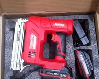 Zaryatka ilə işləyən mismarvuran