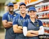 Markete satici kassir xanim və bəy