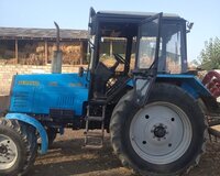 Təcili Traktor satılır Belarus 892