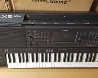 Yamaha psrsx700 61 Key Mid Level Arranger Keyboard