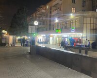 Bakı şeh,Nizami rayonu. Qara Qarayev metrosu,Araz marketin arxası 3 otaq , Nizami rayonu