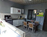 Nabrana yaxın olan,Xəzər və Dostluq istirahət mərkəzləri arasında yerləşir, 2 otaq , Xudatda