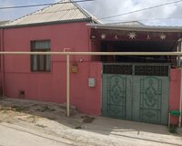 Bineqedi rayonu Bineqedi Qesebesinde marsurt dayanacağına və məktəbə yaxın, 3 otaq