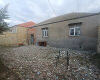 Bineqedi rayonu Bineqedi Qesebesinde - şeher yoluna yaxın, 3 otaq