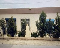 Sumqayit seheri. 13 mkr. Uzeyir Hacibeyov 3 otaq , Sumqayıtda