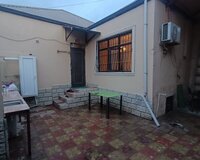 Bineqedi rayonu Bineqedi Qesebesinde yol qırağında, 3 otaq