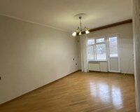 Əhmədli,Ukrayna dairəsi üstü,35ci bölməsinə çatmamış,köhnə 16 mərtəbə yanında olan 9 mərtəbə, 3 otaq , Xətai rayonu