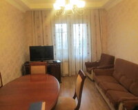 Sumqayıt şəhəri,10-cu Mikrorayon,dəmiryolu Vağzalina,səməd marketə yaxın günü 40 manata kirayə veril, 3 otaq