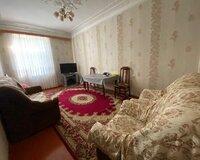 Sumqayıt,3-cu məhəllə,İcra Hakimiyətə və Bazara yaxn Stalinka 4 otaqlı ev satılır 4 otaq , Sumqayıtda