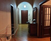 Sahil metrosunun ustundeki binadir, 3 otaq , Səbail rayonu