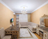 Hüseyn Seyidzadə küçəsi, 4-cü Mikrorayon, 3 otaq