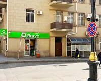 Sebail rayonu.Iceriseher metrosu.Ehmed Cavad kucesi, 3 комната