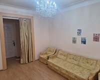 2ci mehellle nesimi heykelinin yani 2 otaq , Sumqayıtda