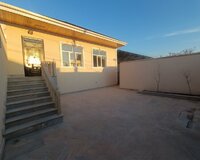 Bineqedi rayonu Bineqedi Qesebesinde mərkəzdə (sentralnide), 4 otaq