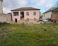 Binəqədi rayonu Rəsulzadə qesebesinde- Zəngəzur küçəsində- çox prestijli yerdə yol qiraginda 5 otaq , Binəqədi rayonu