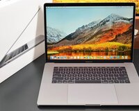 Apple macbook Pro with Touch Bar (15-inch, 2018)
