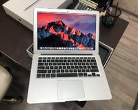 Apple Macbook Air 13.3 / 8 gb ram 2017