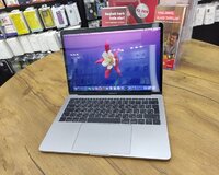 Macbook Pro 2017 /i5/ram 8gb