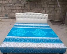 Kravatlar taxtlar döşəklər