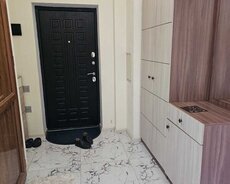 Yeni Bakı Yaşayış kompleksində təmirli bina evi satılır