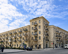 Gənclik parkı ilə üzbəüz