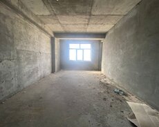 Bakıxanovda təmirsiz 2 otaqlı mənzil