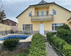 Mərdəkanda bağ evi satılır