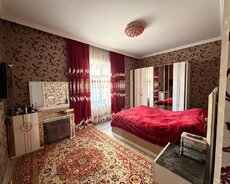 Yolqırağı həyət evi