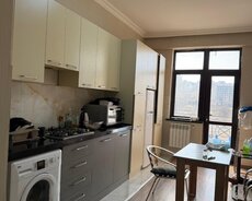 Tibb universitetin yanı