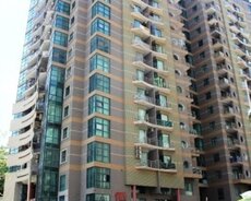 Uni Bankin yaninda 4 otagli mənzil icarə verirəm