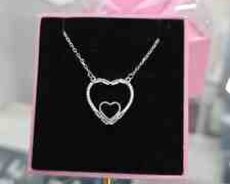 Gümüş boyunbağı