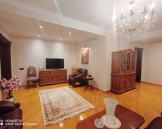 Satılır 4 otaqlı yeni tikili 240 m