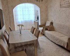 8-ci mikrorayonda 2 otaq ev satilir