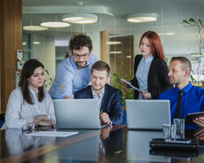 Məlumat meneceri tələb olunur