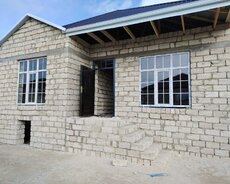 Maştağa Buzovna yolunda həyət evi satılır