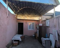 Masazır Qesebesının Gırısınde 2 Otaqlı Heyet Evı