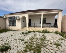 Buzovnada həyət evi satılır