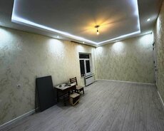 Satılır . 1 otaq 2 yə düzəlmə. Bakıxanov qəsəbəsi