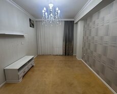 Qurtuluş 93 yaşayış kompleksində təmirli bina evi satılır