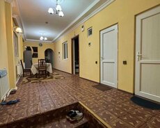 Buzovnada həyət evi satılır