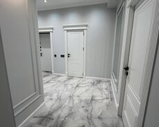 Tibb Universitetinın yanında