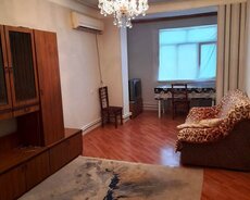 Satılır . 4 otaq. Bakıxanov qəsbəsi