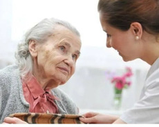 Baxıcı tələb olunur