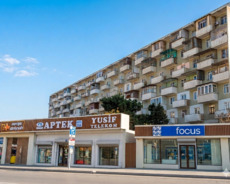 Xalqlar metrosunun çıxışı