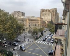 mərkəzdə 3 otaqlı mənzil kirayə