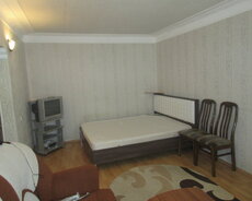 Yasamal rayonu,Inşaatçılar m.st 5dəq yaxın və Baku Mollun ya